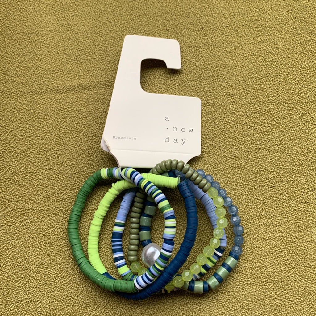 A New Day Bracelet Set Nwt 5$